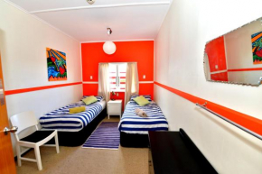 Гостиница Ducks & Drakes Boutique Motel & Backpackers  Нью-Плимут